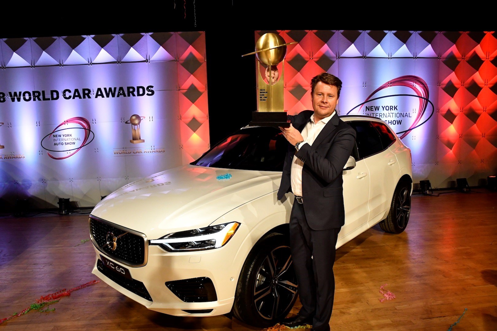 226791 Volvo XC60 wins World Car Of The Year