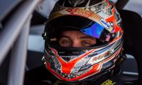 Concentración total del guatemalteco Andrés Saravia a bordo de su Toyota