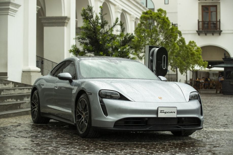 Porsche amplía la gama Taycan en Guatemala