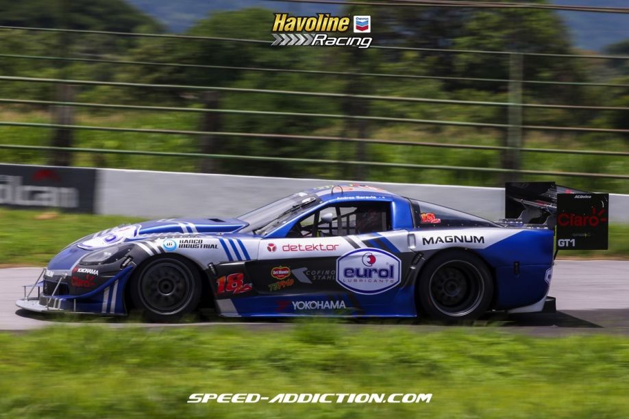 Lush Saravia domina las clasificaciones y se adjudica la pole position de la GT1